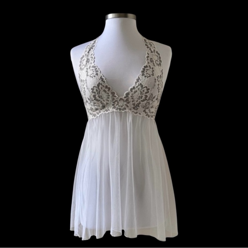 NEW Victoria's Secret White with Floral Detail Babydoll & Panty Set Size Small